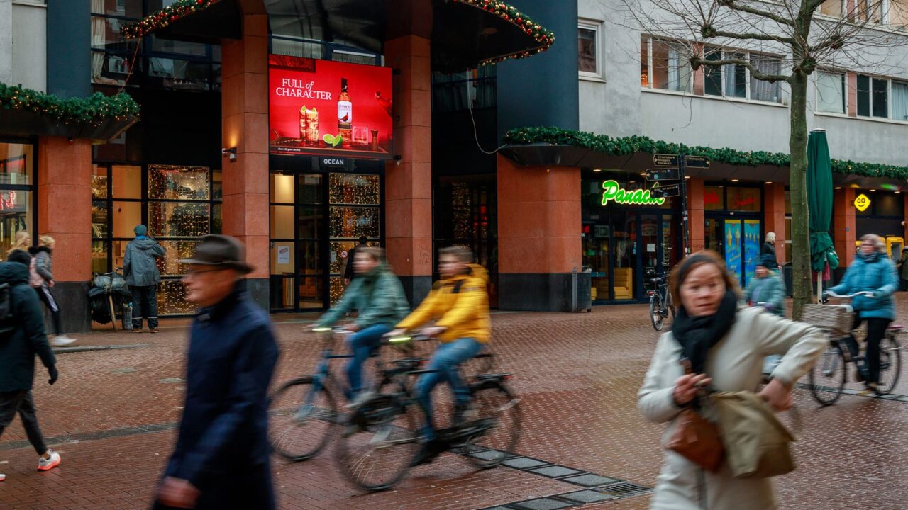reclameborden langs de weg nijmegen
